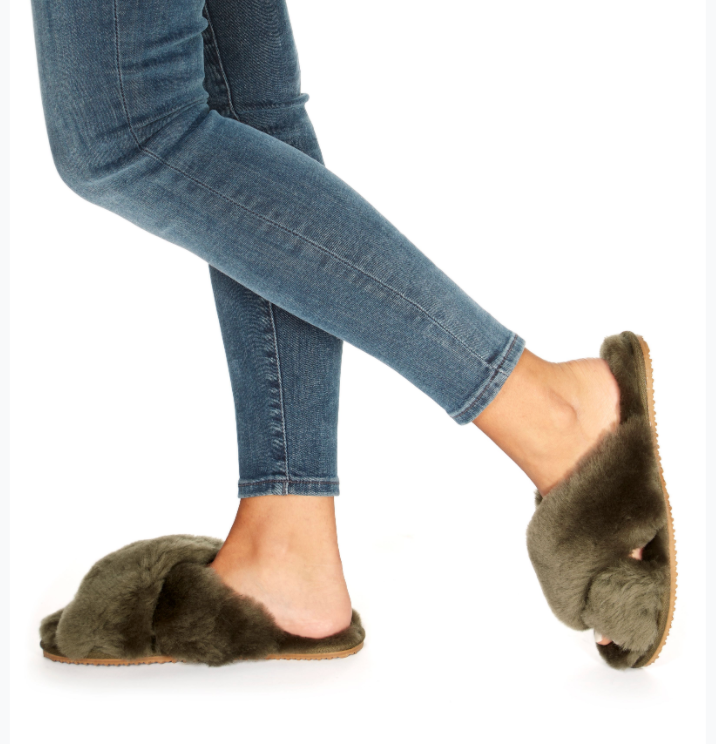 Ugg criss 2025 cross slippers
