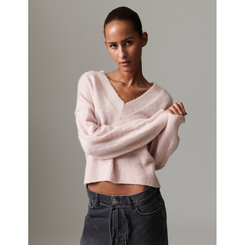 Elezi Cozy Pink Lady Sweater