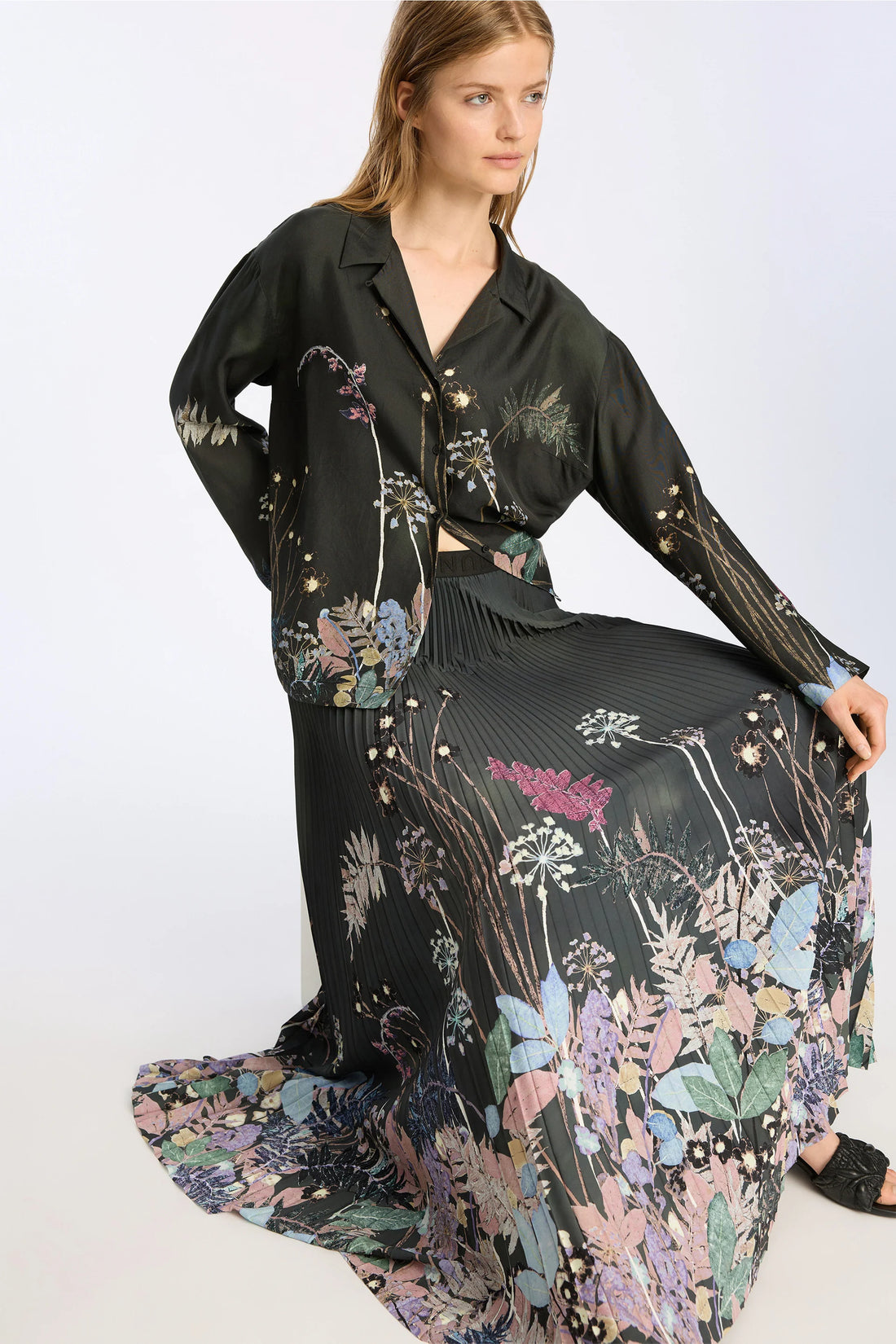 Taulla Black Print Pleated Skirt