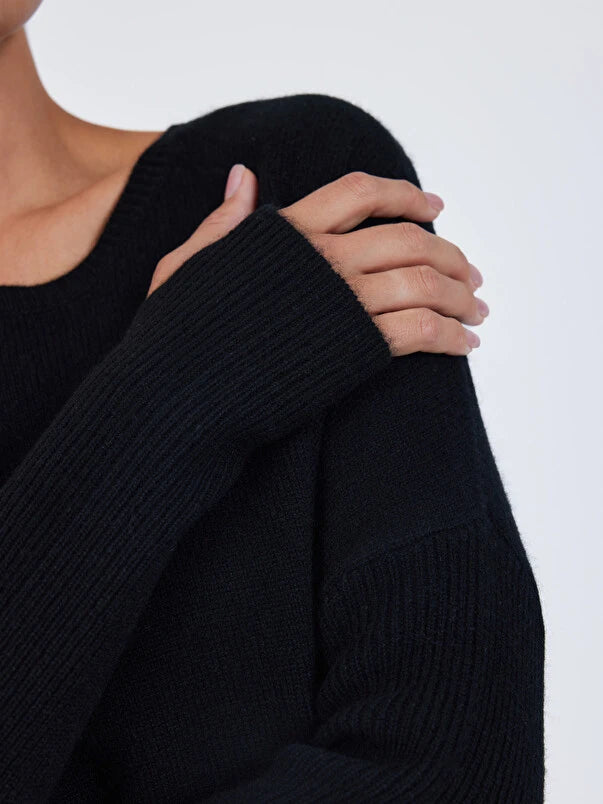 Arya Black Cashmere Round Neck Poncho Jumper