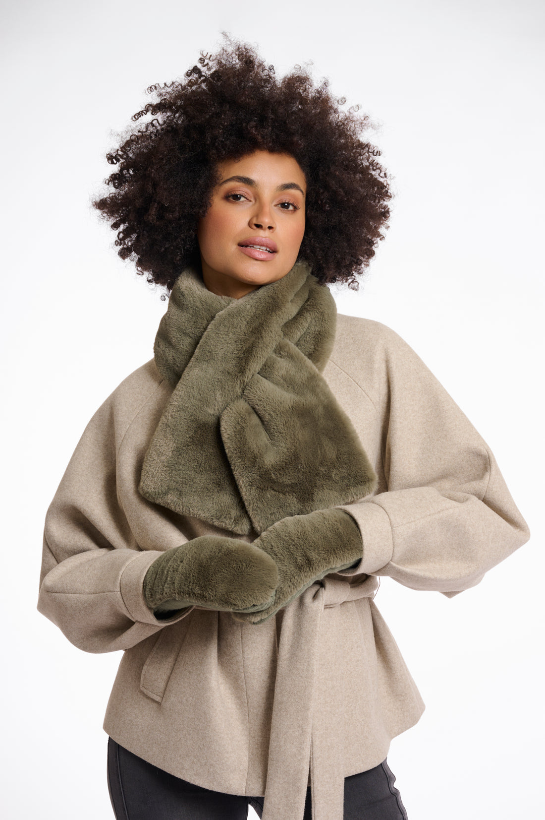 Oxo faux fur gloves