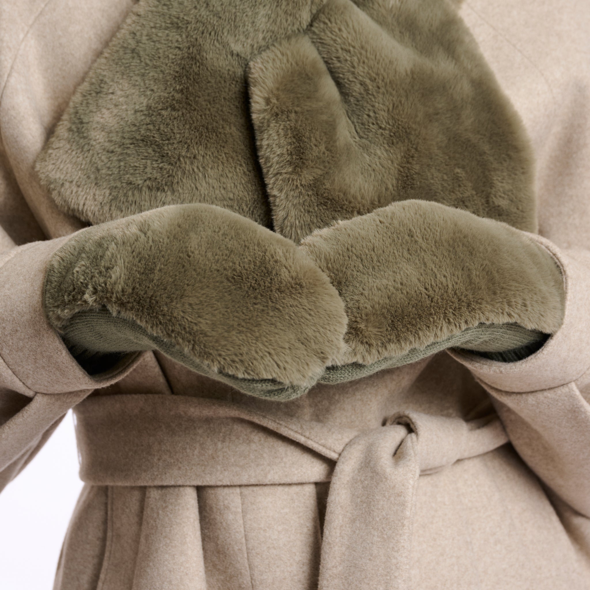 Oxo faux fur gloves