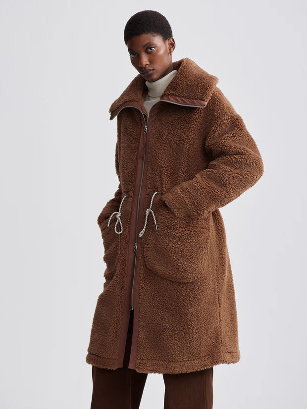Logan Sherpa in Pecan Pie Tan