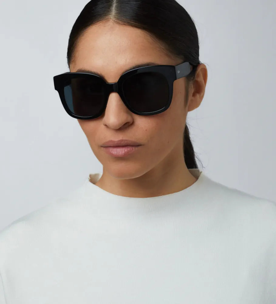 Chloe Black Sunglasses display picture 3