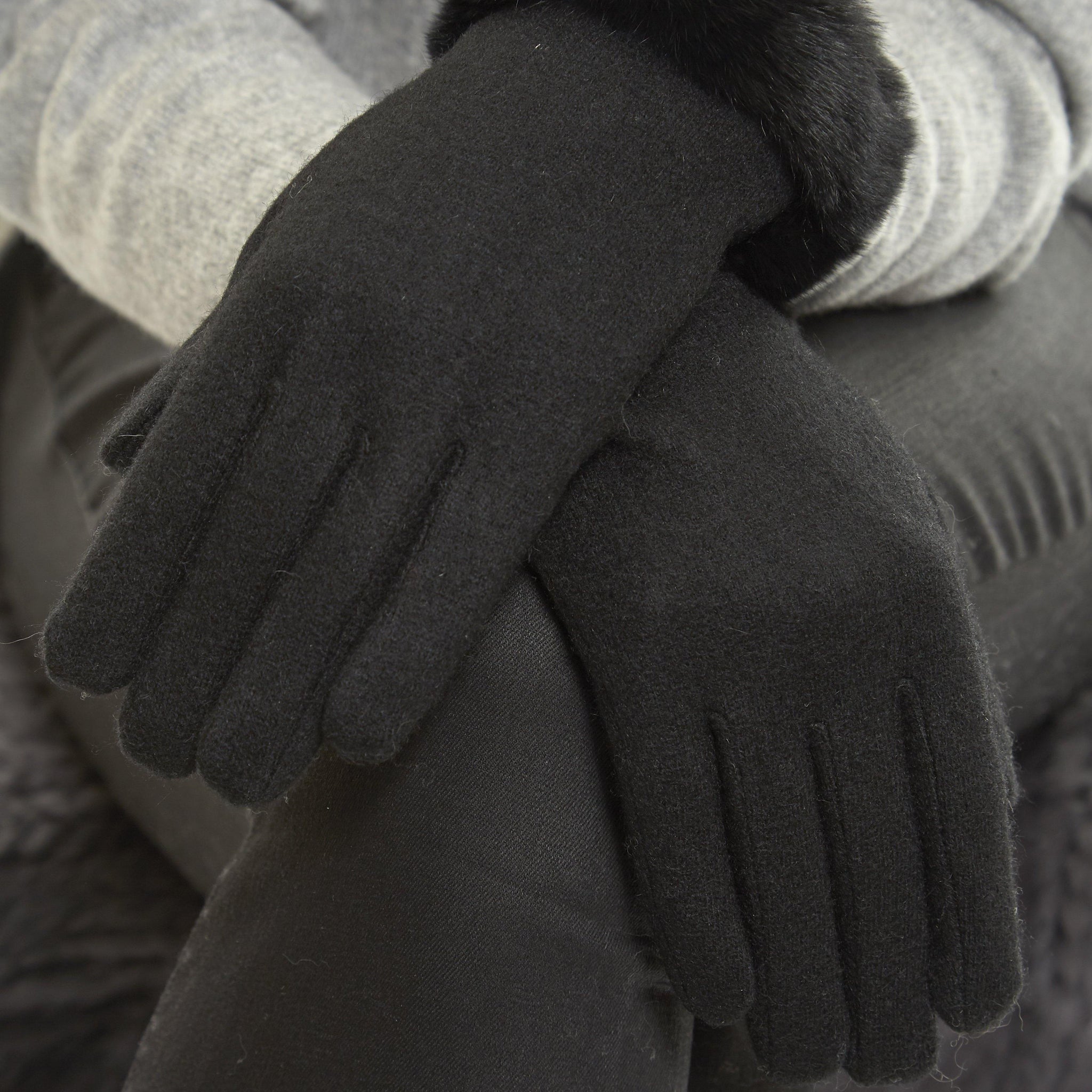 Black Gloves With Black Rex Rabbit Fur Trim - Jessimara