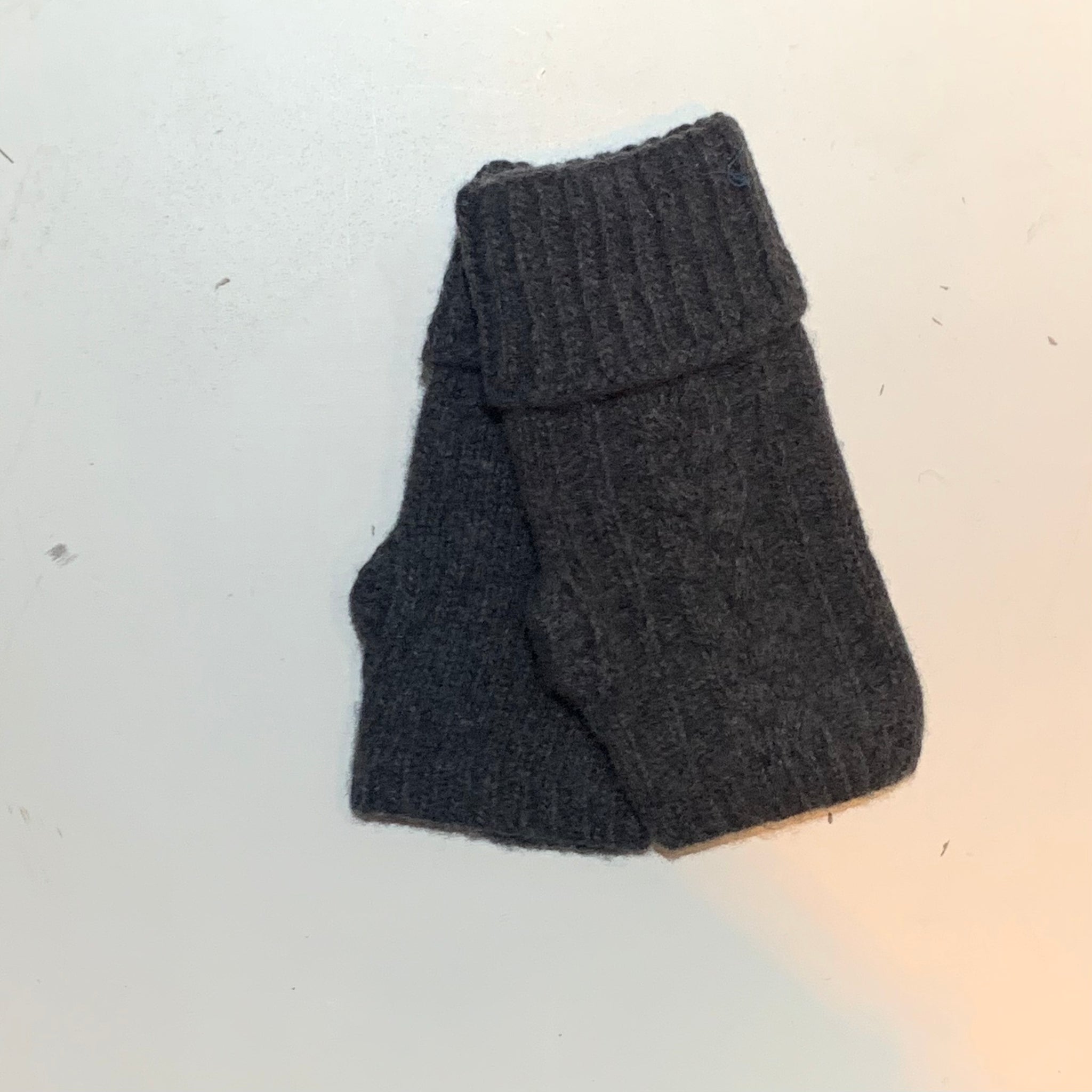 Santacana Dark Grey Cable Knit 'Fingerless Gloves'